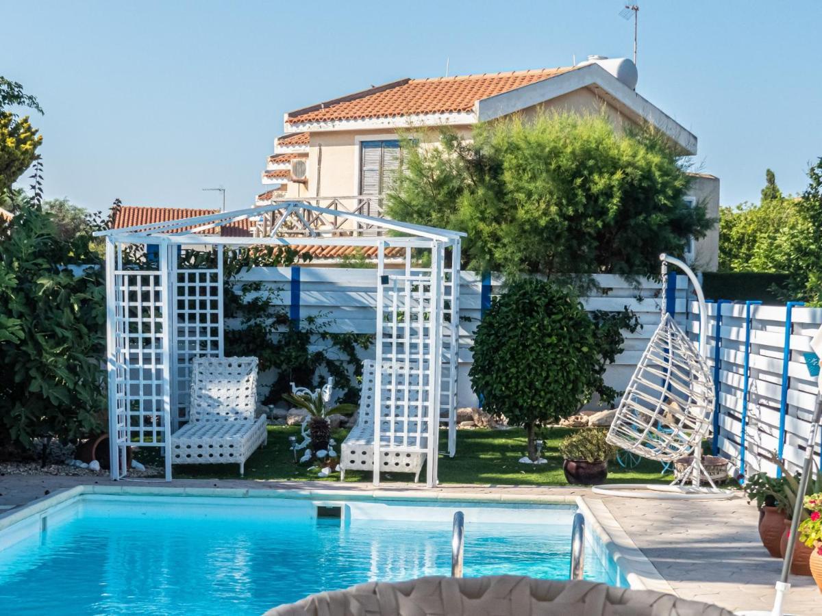 Greek Island Style 2 Bedroom Villa With Pool Next To The Sea Larnaca Bagian luar foto