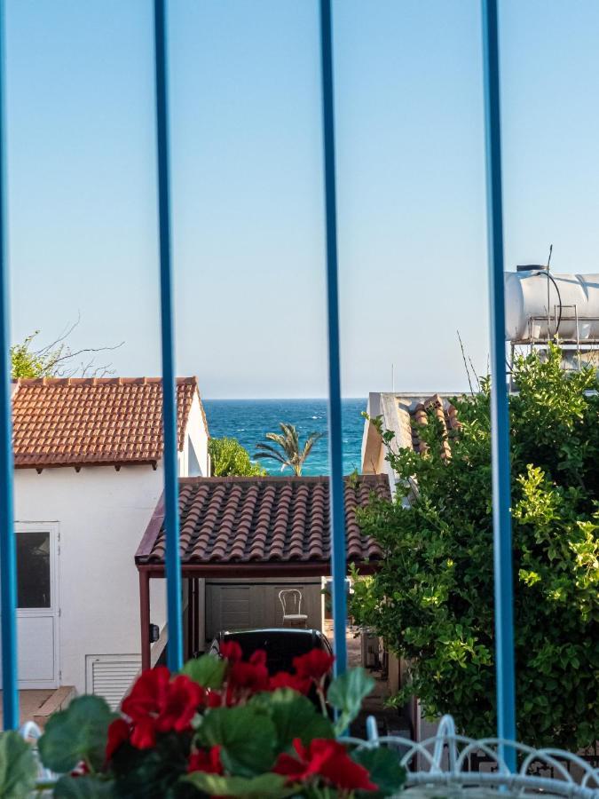Greek Island Style 2 Bedroom Villa With Pool Next To The Sea Larnaca Bagian luar foto