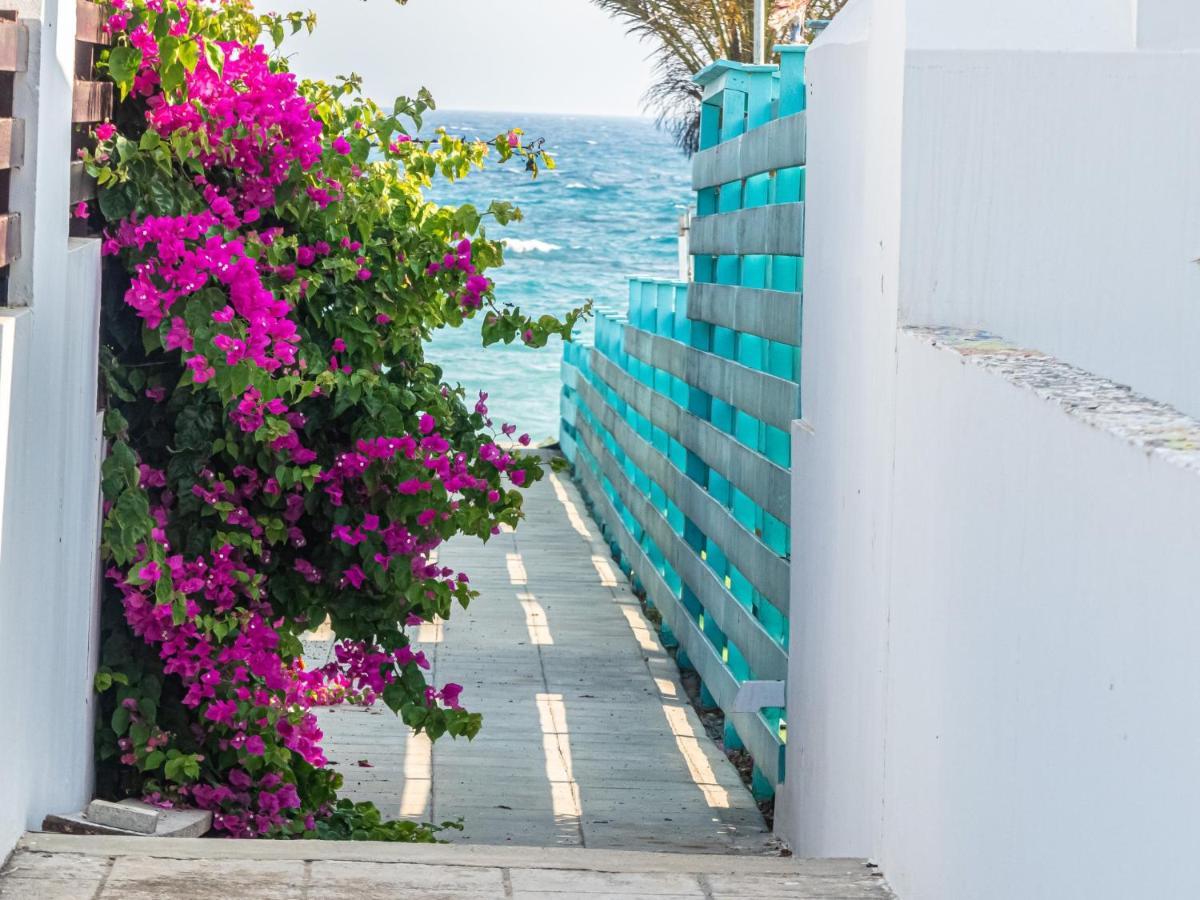 Greek Island Style 2 Bedroom Villa With Pool Next To The Sea Larnaca Bagian luar foto