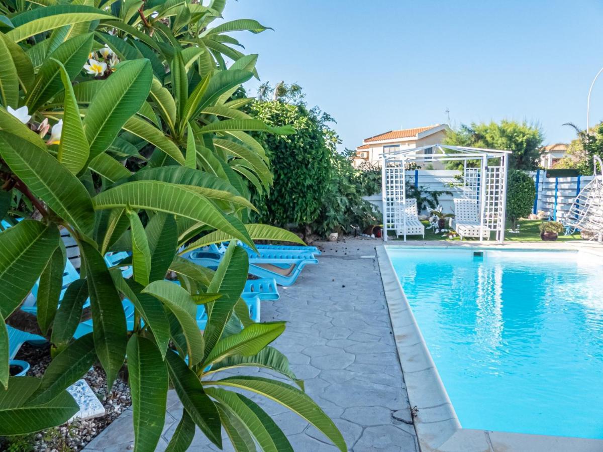 Greek Island Style 2 Bedroom Villa With Pool Next To The Sea Larnaca Bagian luar foto