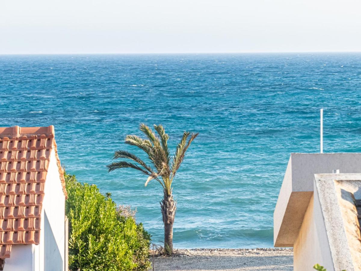 Greek Island Style 2 Bedroom Villa With Pool Next To The Sea Larnaca Bagian luar foto