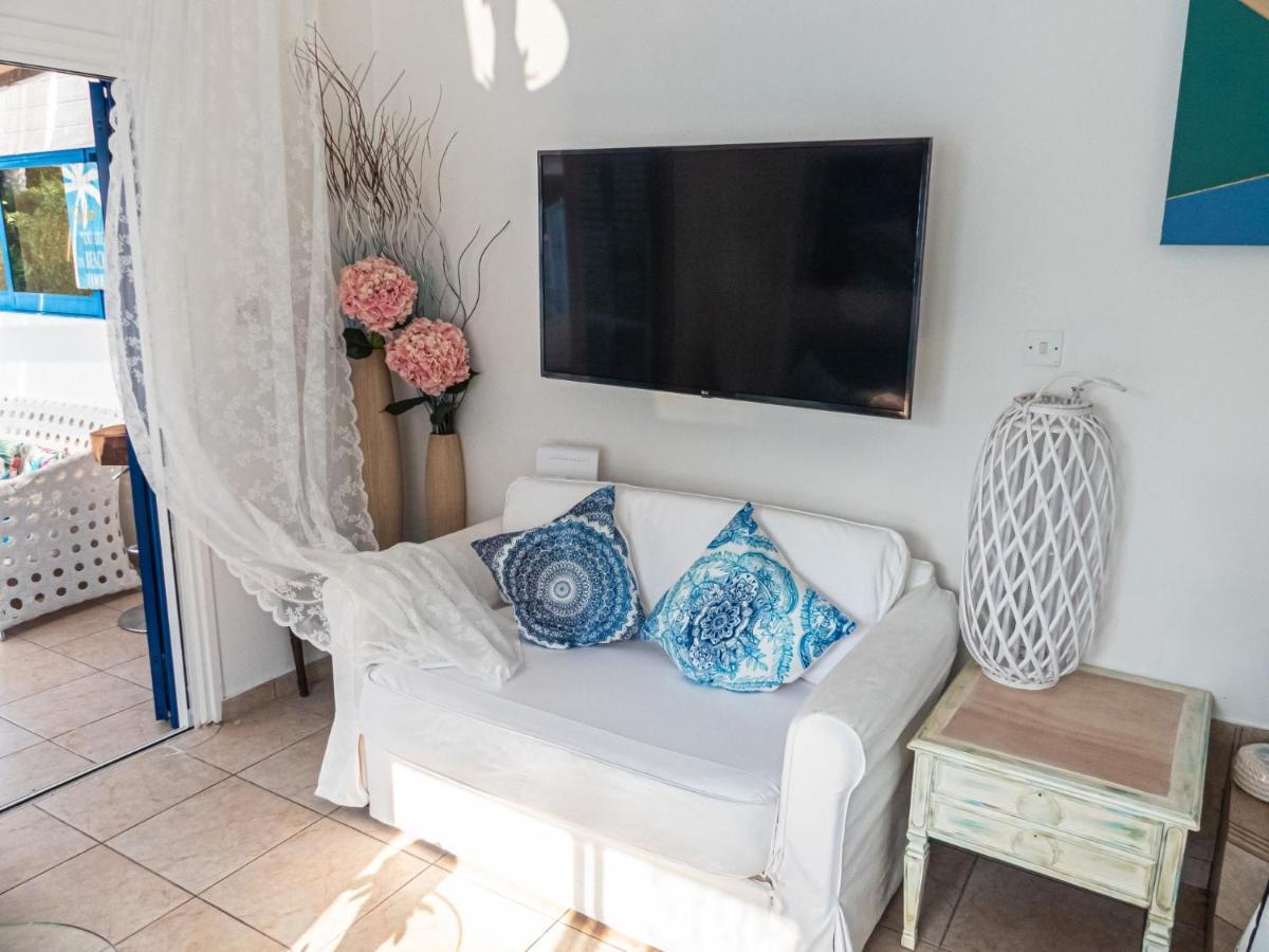 Greek Island Style 2 Bedroom Villa With Pool Next To The Sea Larnaca Bagian luar foto