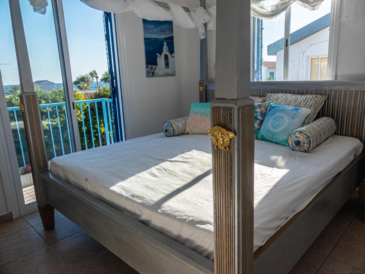 Greek Island Style 2 Bedroom Villa With Pool Next To The Sea Larnaca Bagian luar foto