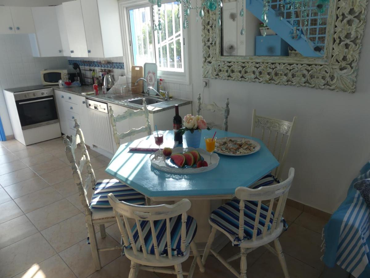 Greek Island Style 2 Bedroom Villa With Pool Next To The Sea Larnaca Bagian luar foto