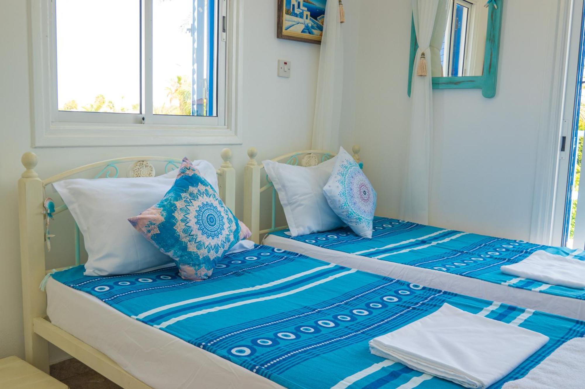 Greek Island Style 2 Bedroom Villa With Pool Next To The Sea Larnaca Bagian luar foto