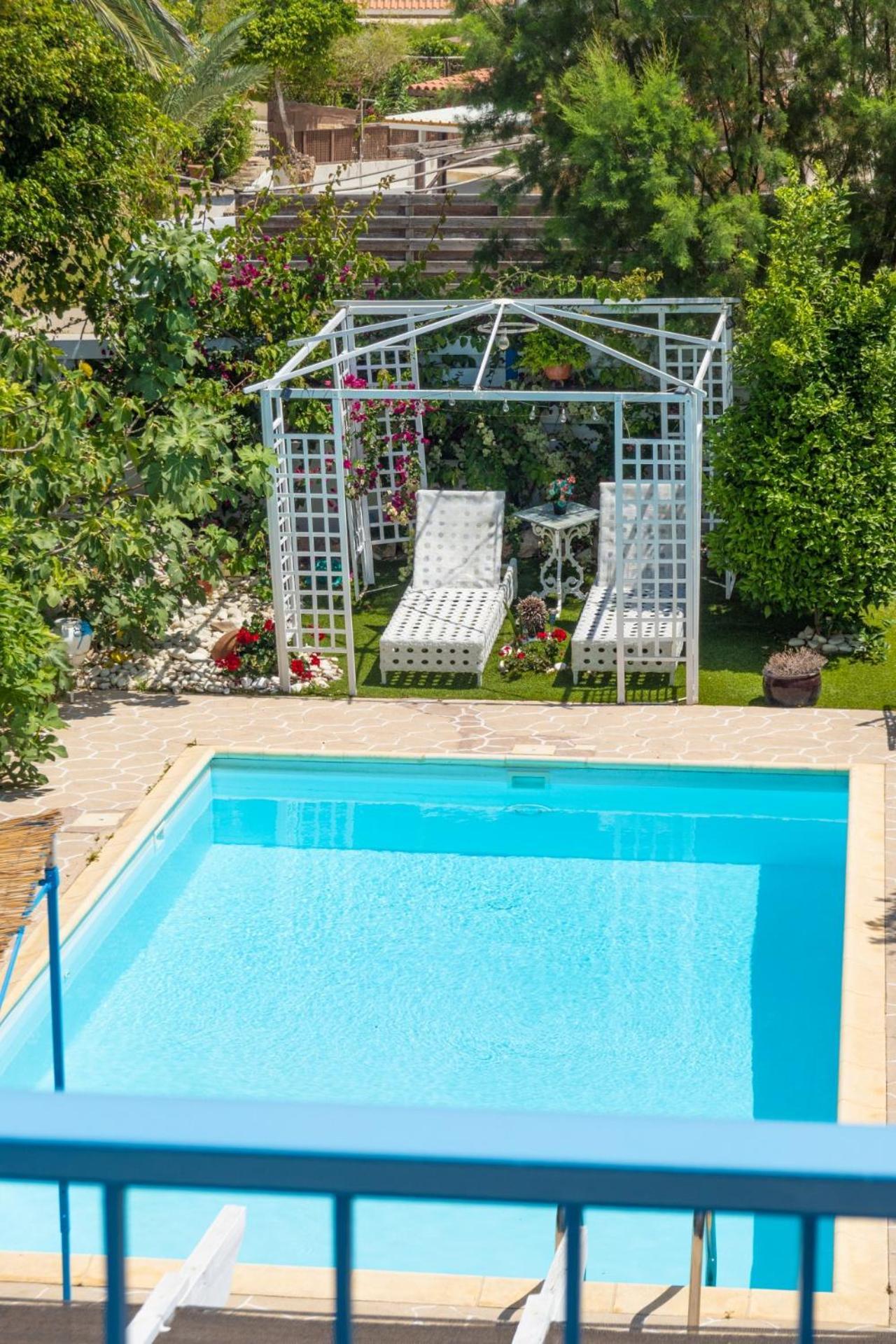 Greek Island Style 2 Bedroom Villa With Pool Next To The Sea Larnaca Bagian luar foto